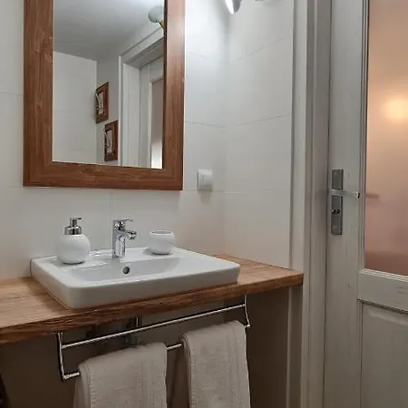 Apartment Strazacka 2 *